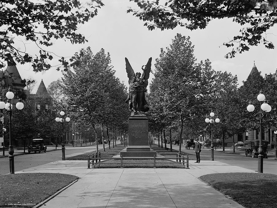 Confederate Soldiers and Sailors Monument in the median of Mount Royal Avenue.